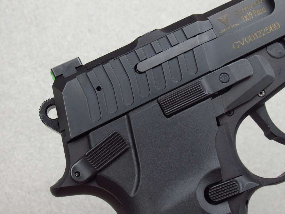 Unfired Factory New FB Radom VIS 100 Polish 9mm Luger pistol Mag98 vis100-img-35