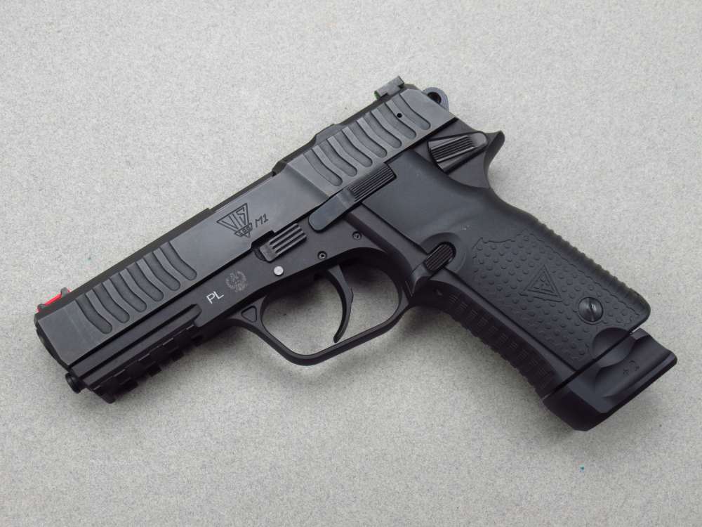 Unfired Factory New FB Radom VIS 100 Polish 9mm Luger pistol Mag98 vis100-img-5