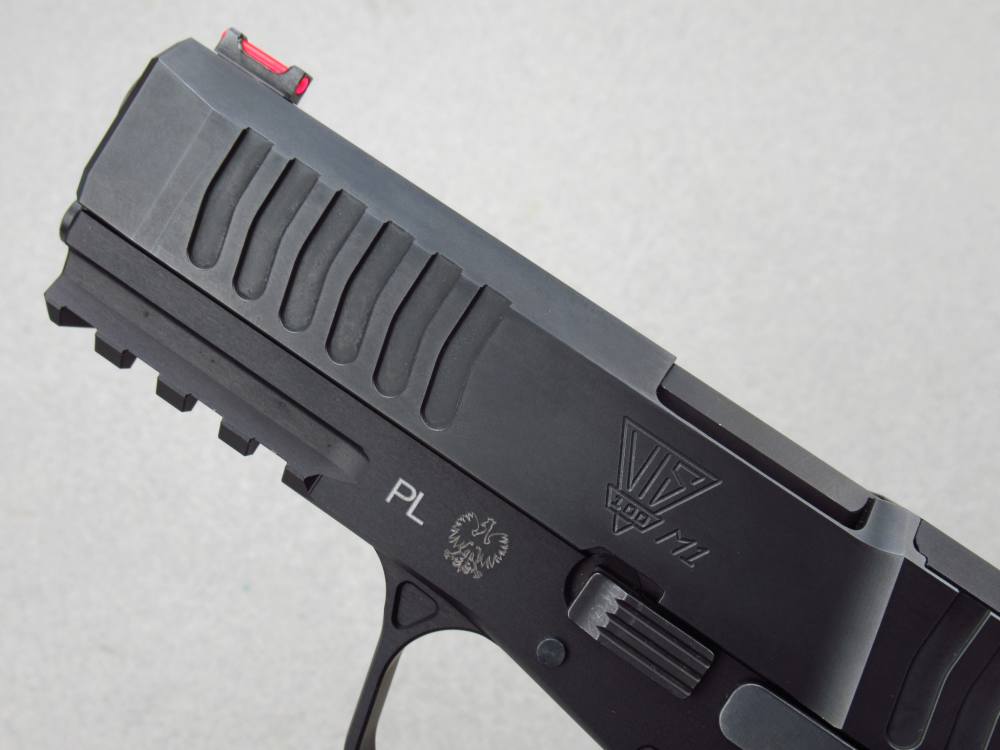 Unfired Factory New FB Radom VIS 100 Polish 9mm Luger pistol Mag98 vis100-img-10