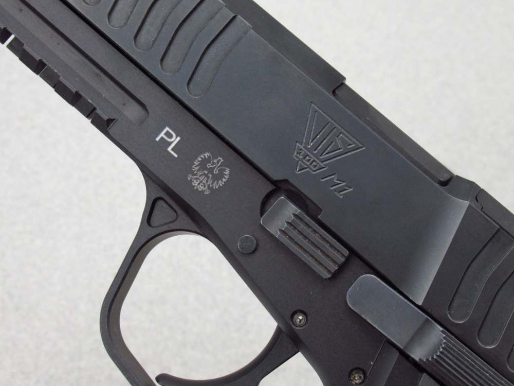 Unfired Factory New FB Radom VIS 100 Polish 9mm Luger pistol Mag98 vis100-img-3