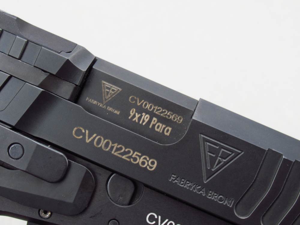 Unfired Factory New FB Radom VIS 100 Polish 9mm Luger pistol Mag98 vis100-img-38