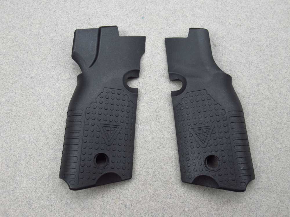 Unfired Factory New FB Radom VIS 100 Polish 9mm Luger pistol Mag98 vis100-img-65