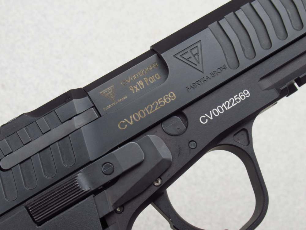 Unfired Factory New FB Radom VIS 100 Polish 9mm Luger pistol Mag98 vis100-img-34