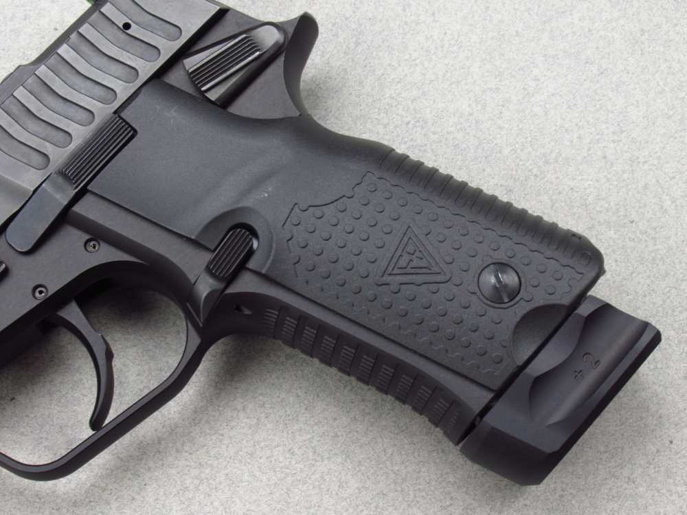 Unfired Factory New FB Radom VIS 100 Polish 9mm Luger pistol Mag98 vis100-img-8