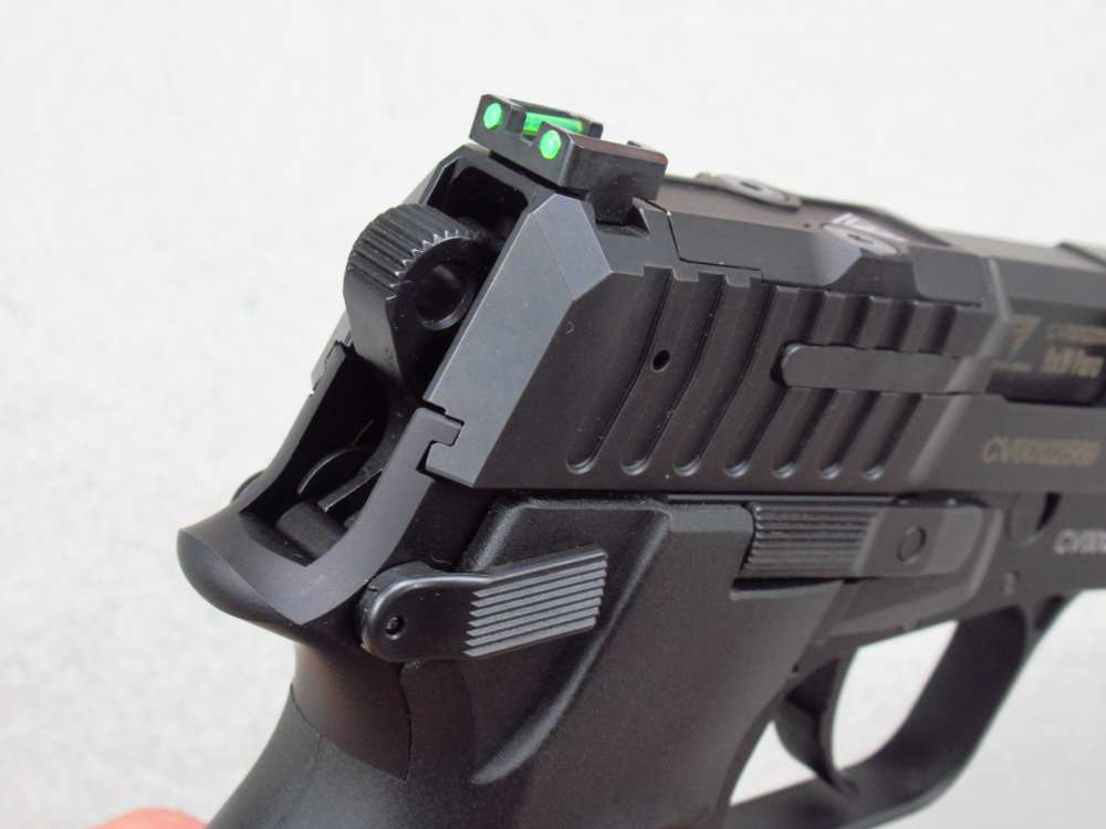 Unfired Factory New FB Radom VIS 100 Polish 9mm Luger pistol Mag98 vis100-img-45