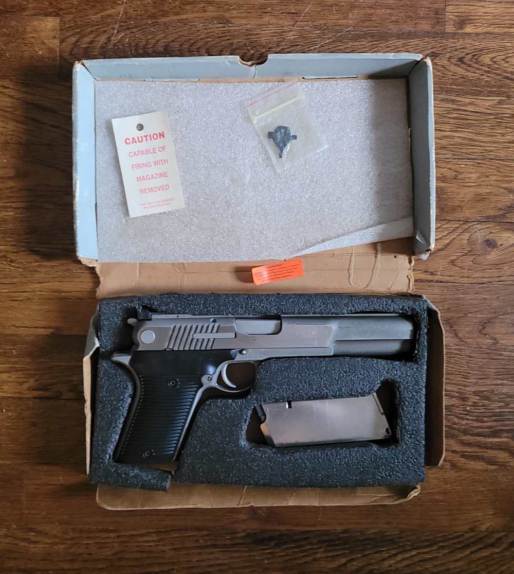 AMT Automag IV 45 Win Mag with original box-img-14