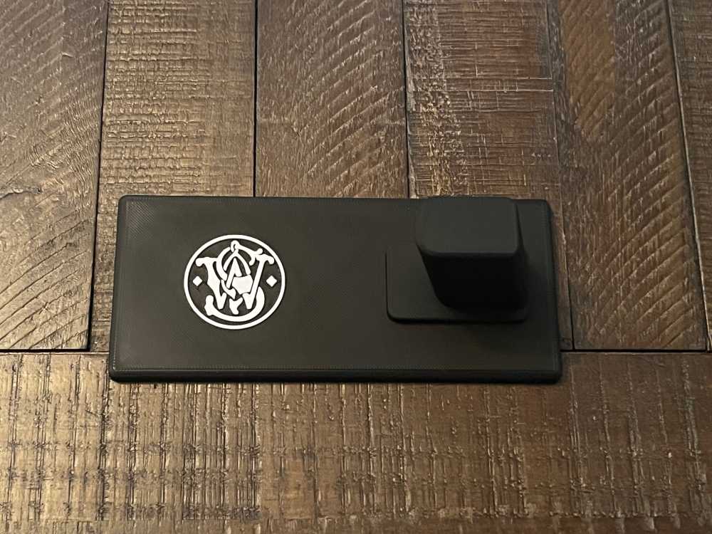 Smith & Wesson M&P Pistol Stand - Custom 3D Printed Display-img-1