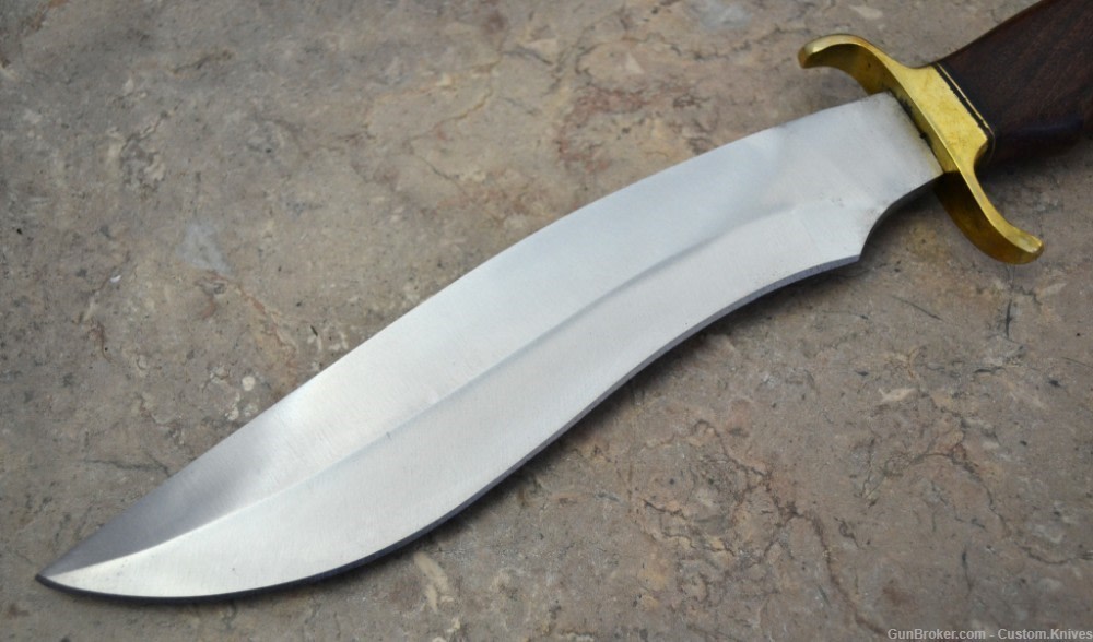 Custom Made Surgical Steel Hunting Knife with Walnut Wood Handle (AS 17)-img-2