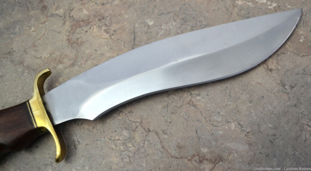 Custom Made Surgical Steel Hunting Knife with Walnut Wood Handle (AS 17)-img-4