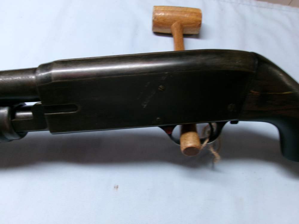 STEVENS 820B 12 GA. PUMP SHOTGUN-img-7