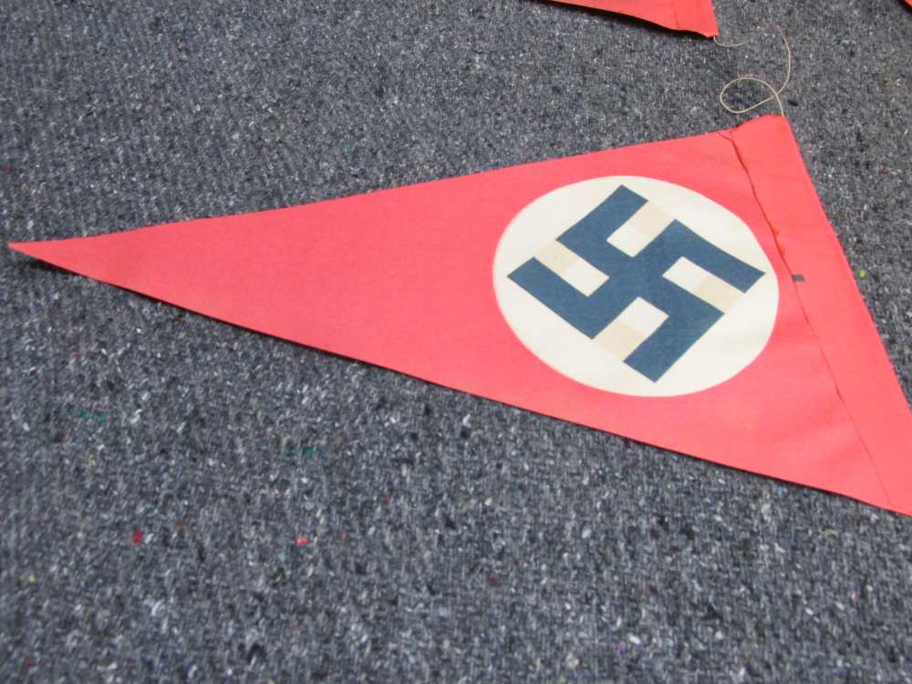4-WWII GERMAN PAPER PARADE PENNANTS/FLAGS FOR USE AT RALLYS/DISPLAY-img-3