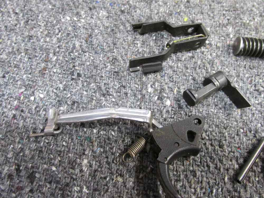 SMITH & WESSON MODEL M&P40C PISTOL PARTS KIT IN .40 S&W CALIBER-img-21