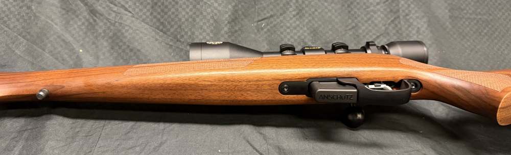 CLEAN ANSCHUTZ 1761 17MACH2 WITH 22LR BARREL AND 2 5RD MAGS 1 SINGLE SHOT -img-11