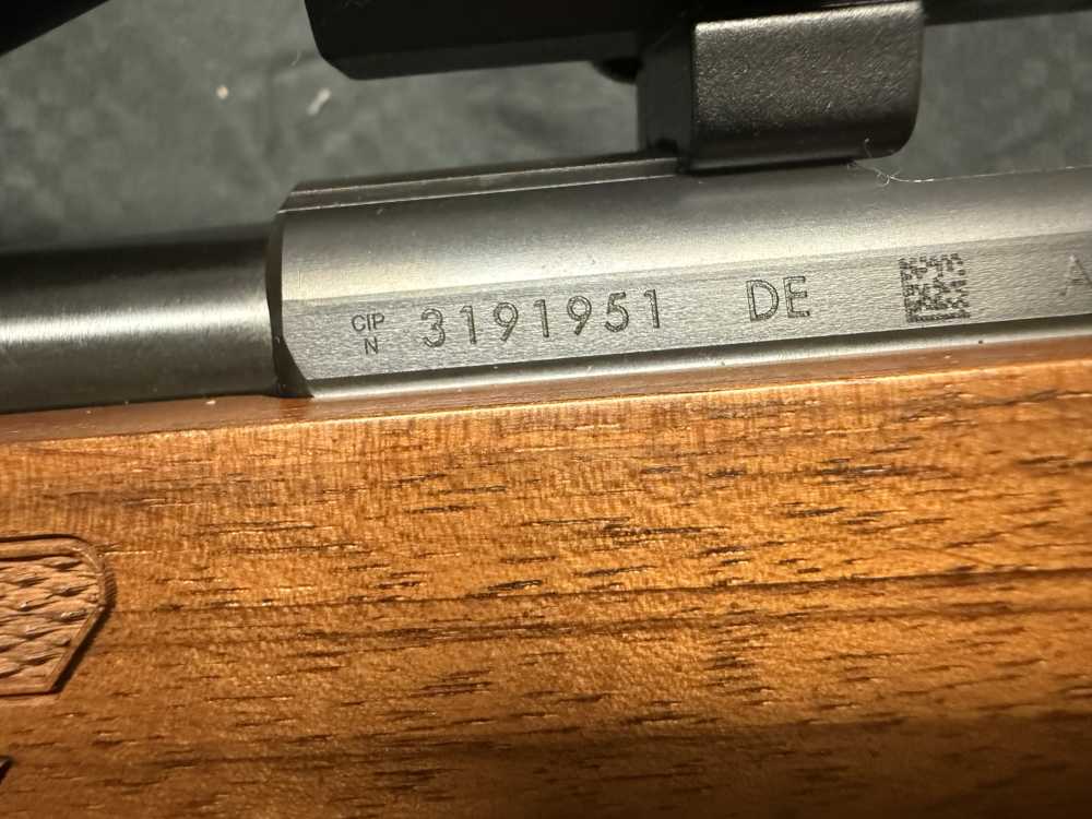 CLEAN ANSCHUTZ 1761 17MACH2 WITH 22LR BARREL AND 2 5RD MAGS 1 SINGLE SHOT -img-9