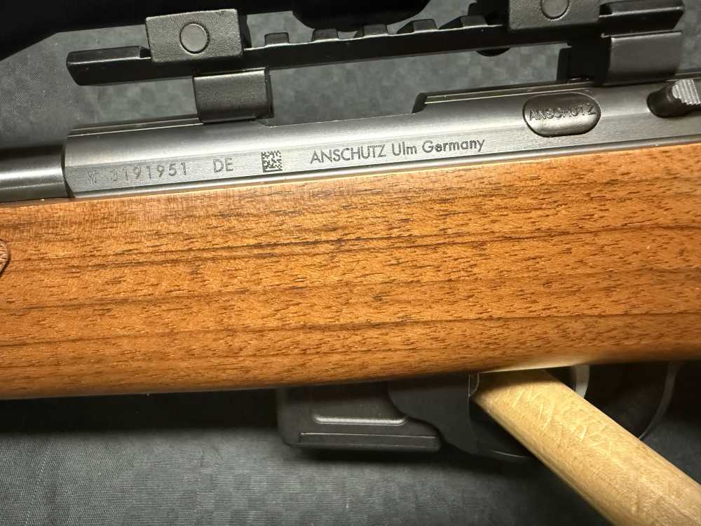 CLEAN ANSCHUTZ 1761 17MACH2 WITH 22LR BARREL AND 2 5RD MAGS 1 SINGLE SHOT -img-8