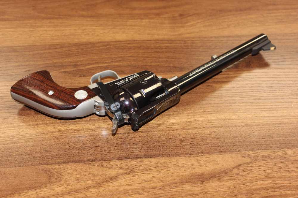 VERY RARE Ruger Blackhawk Black Hawk Wars Anniversary revolver!!-img-10