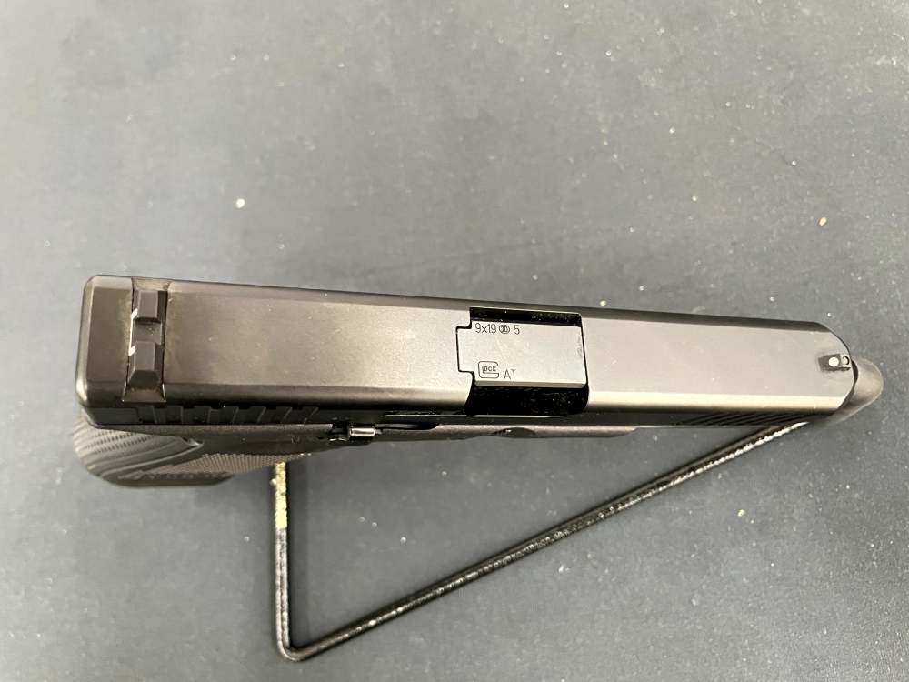 GLOCK 17 GEN5 9MM G5 17RD USED-img-3