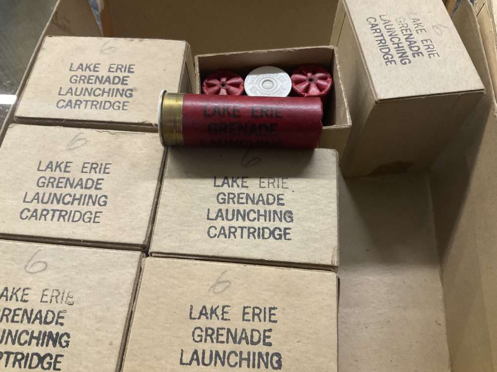 vintage Western Winchester LAKE ERIE GRENADE SHOTGUN shell 100 box rare -img-2