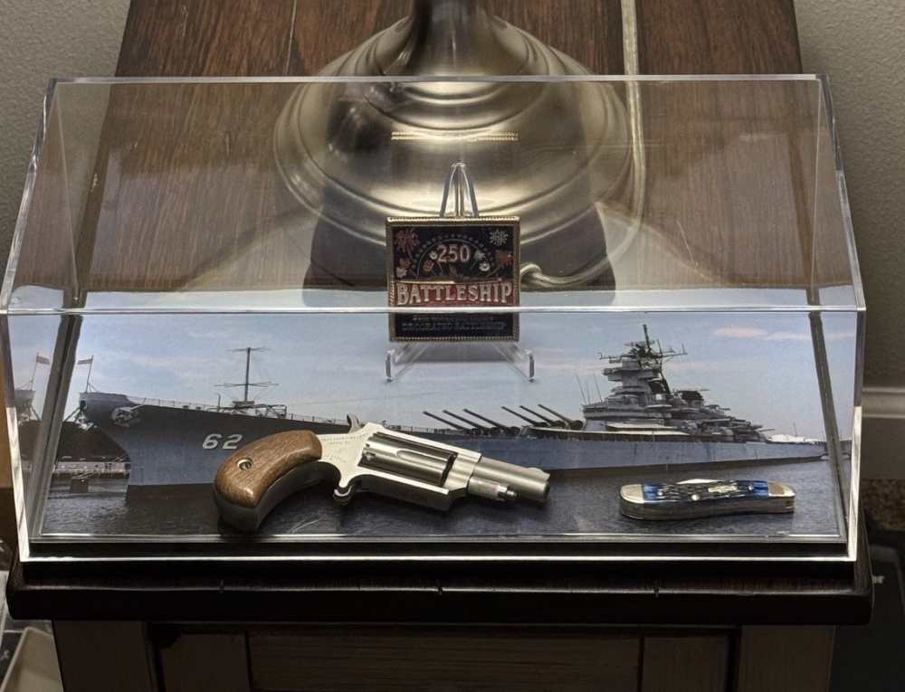 NAA .22 Magnum USS New Jersey BB-62 Teak Heirloom 1 of 2 Penny No Reserve-img-5