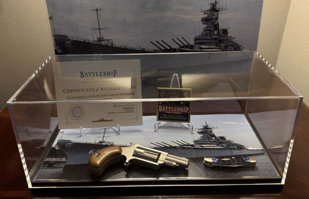 NAA .22 Magnum USS New Jersey BB-62 Teak Heirloom 1 of 2 Penny No Reserve-img-8