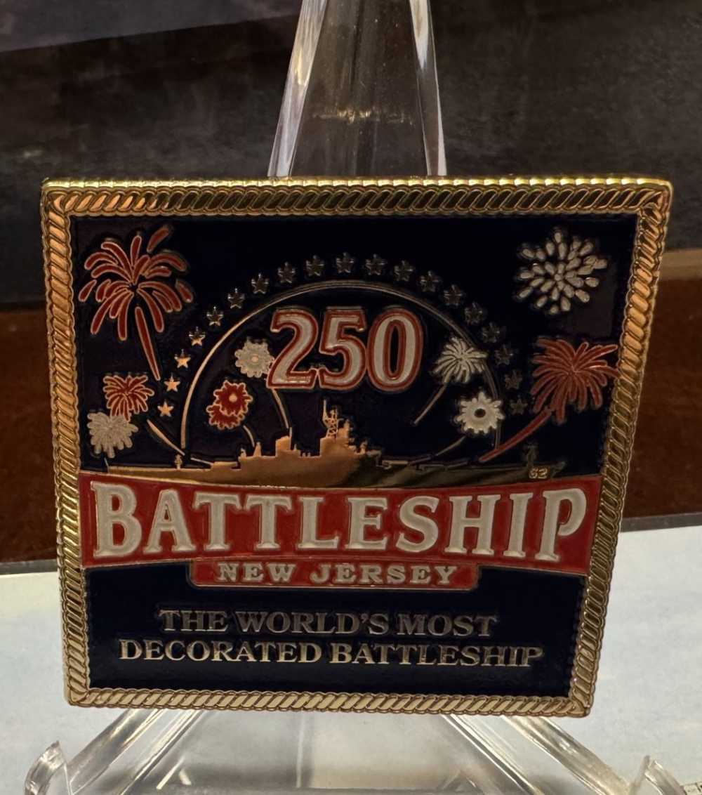 NAA .22 Magnum USS New Jersey BB-62 Teak Heirloom 1 of 2 Penny No Reserve-img-3