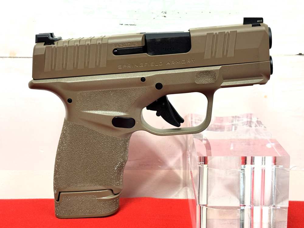 Factory New Springfield Hellcat FDE 9mm Pistol Hard to Find! No Reserve!-img-8