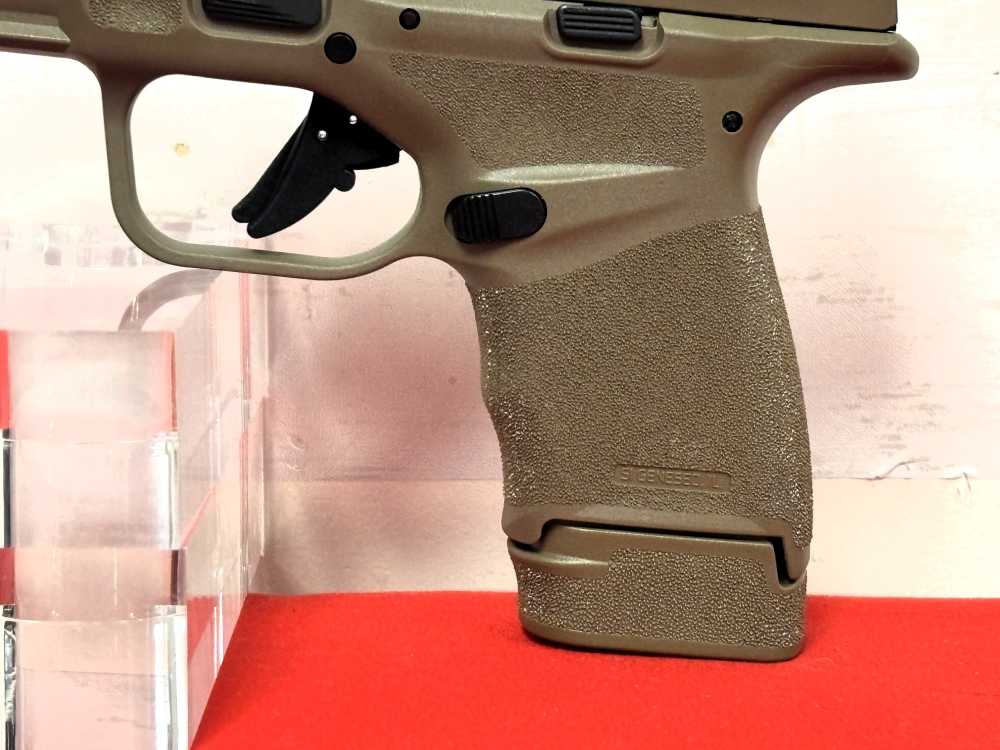 Factory New Springfield Hellcat FDE 9mm Pistol Hard to Find! No Reserve!-img-4