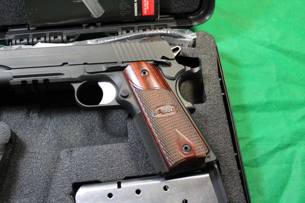 Sig Sauer Model 1911R 45 BSS Semi-Auto Pistol Nitron Sights NICE w Box 1911-img-3