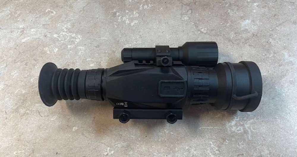 SIGHT MARK WRAITH 4-32X50 DIGITAL RIFLE SIGHT W/ ILLUMINATOR-img-0
