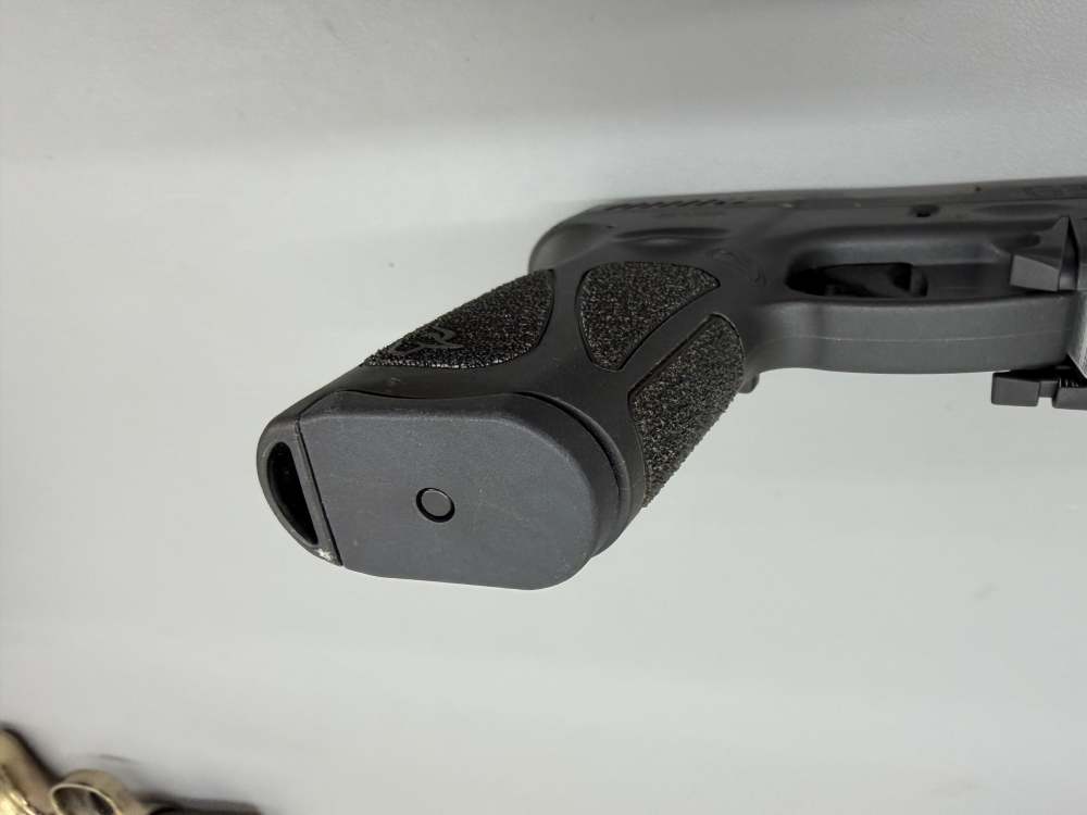 Taurus G3 Semi-Auto Pistol in 9mm - Comes with Laser/light combo --img-12