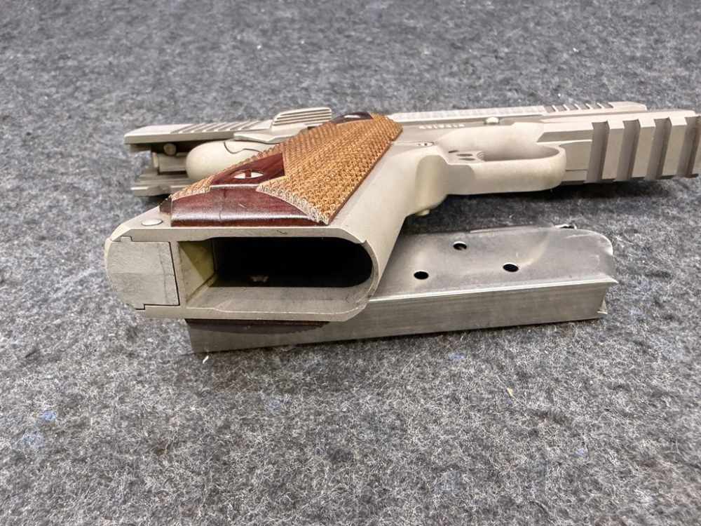 COLT 1911 GOVERNMENT MODEL RAIL GUN-img-8
