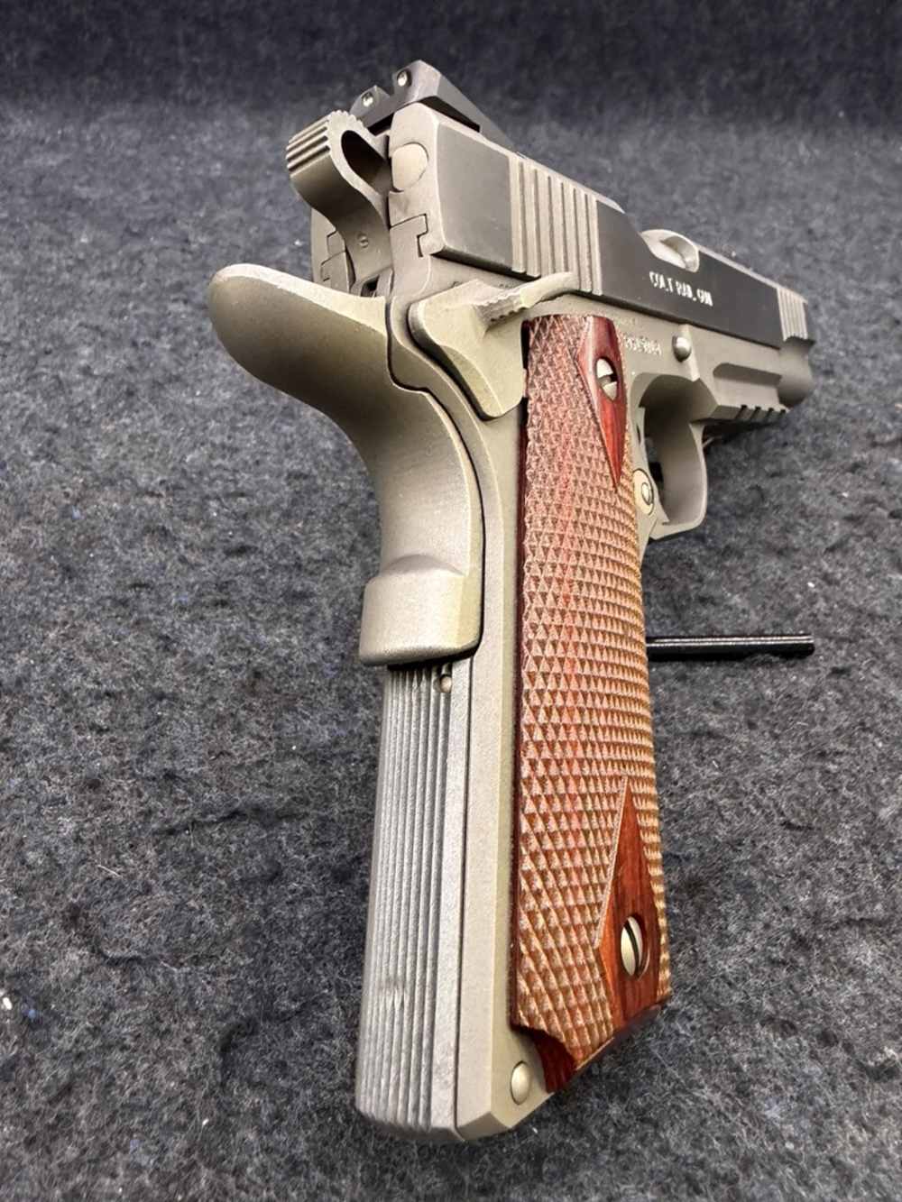 COLT 1911 GOVERNMENT MODEL RAIL GUN-img-5