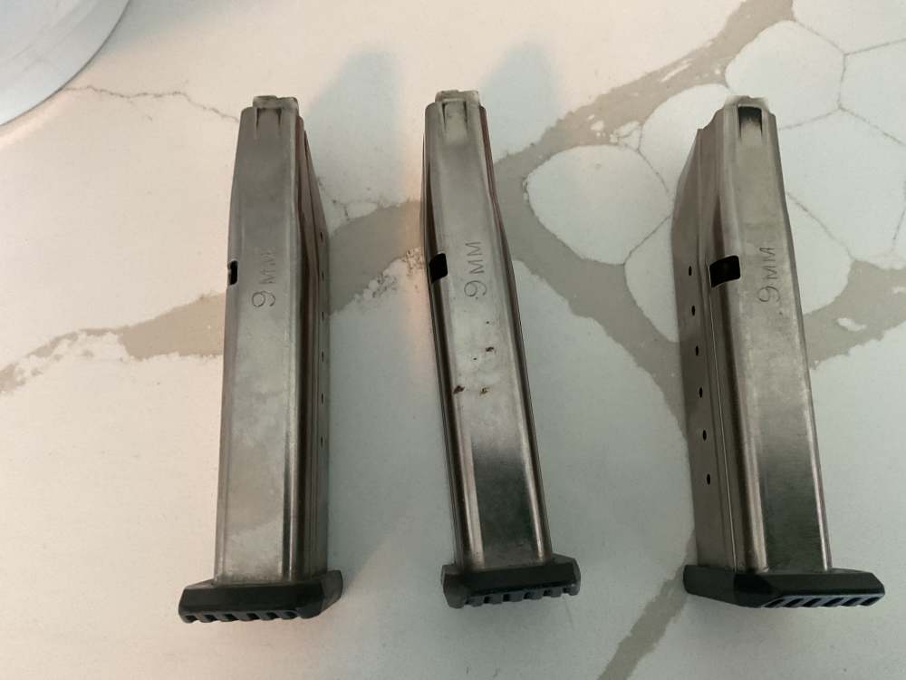 Three M&P S&W 9 mm magazines-img-2