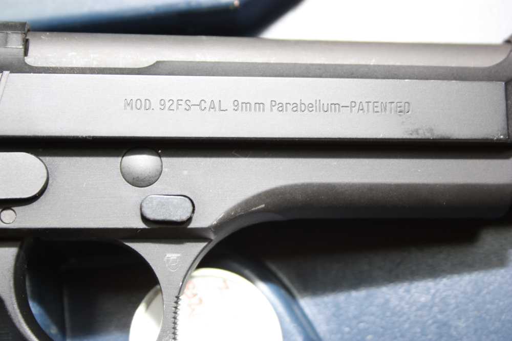 Beretta 92 FS 1 extra magazine-img-5