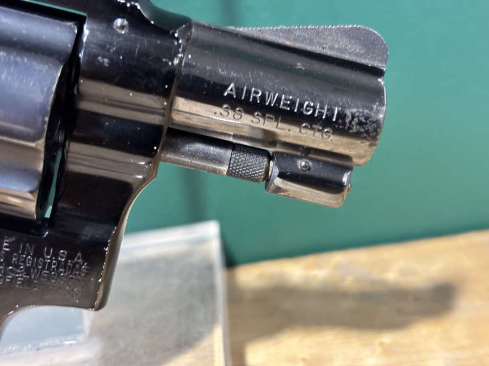 Smith and Wesson Model 38 No Dash Airweight .38spl Shrouded Hammer Revolver-img-2