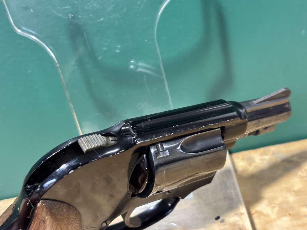 Smith and Wesson Model 38 No Dash Airweight .38spl Shrouded Hammer Revolver-img-7