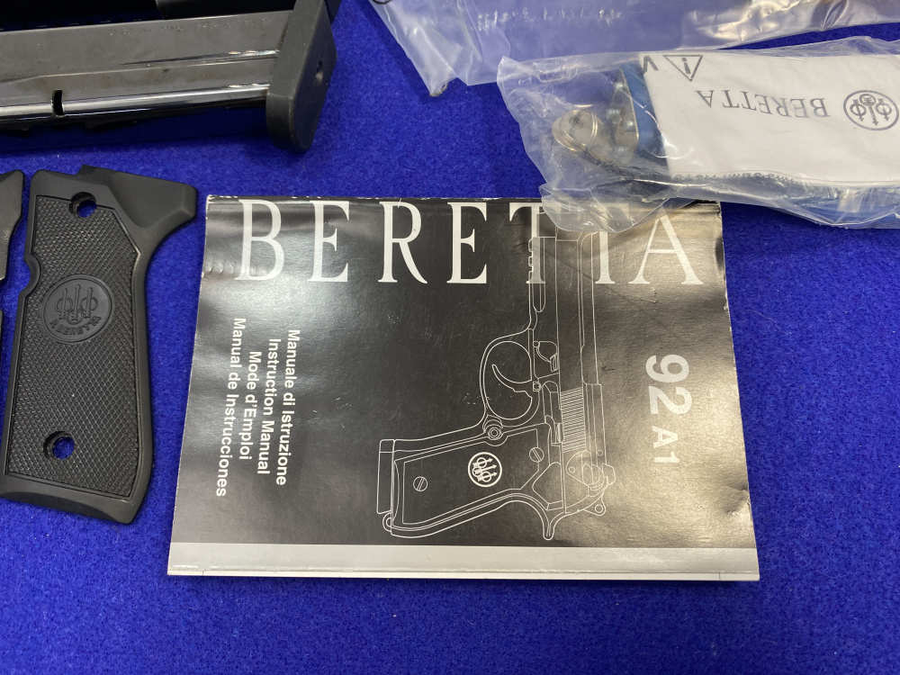 Beretta 92A1 9mm Black 4.9" *STREAMLIGHT TLR-1 & ALIEN GEAR HOLSTER*-img-6