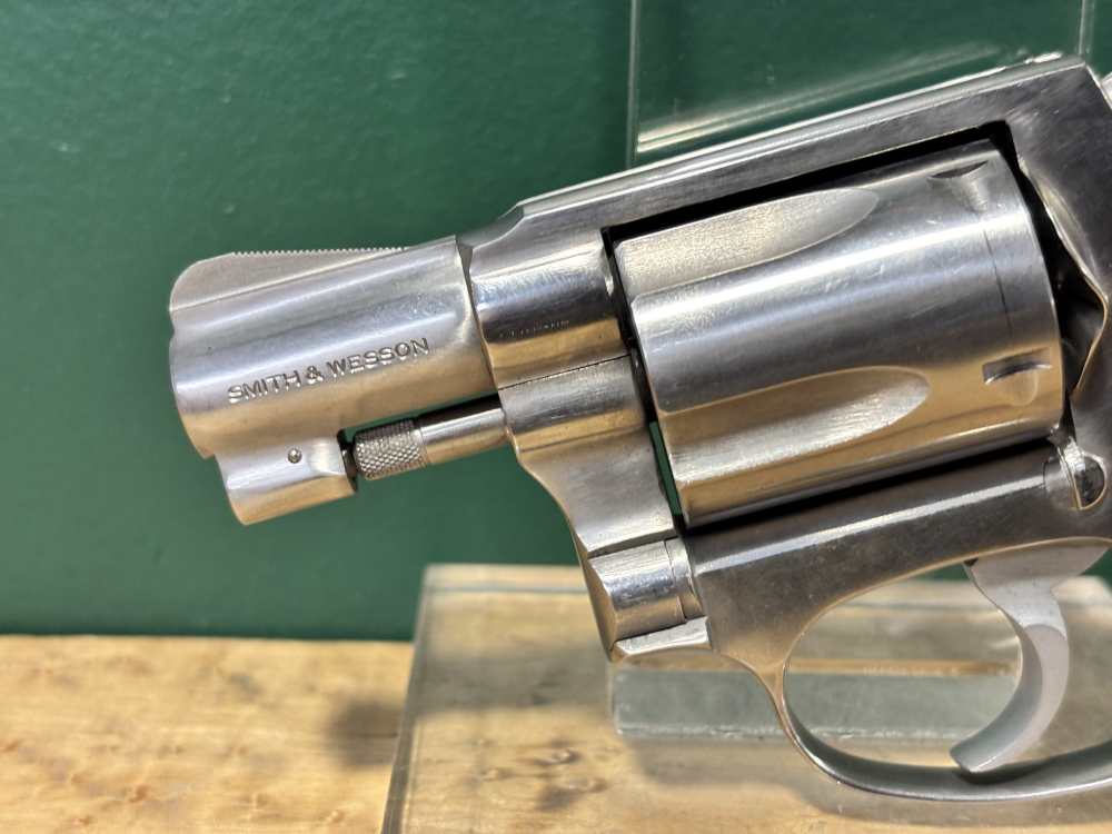 Smith and Wesson 60 No Dash Stainless Snub Nose Revolver 2" -img-2