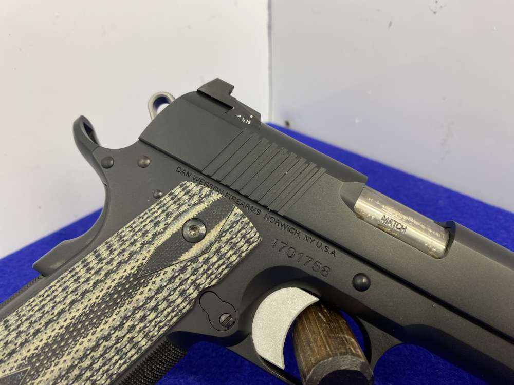 Dan Wesson Valor 10mm Black 5" *HIGHLY DESIRABLE 1911 PLATFORM*-img-20