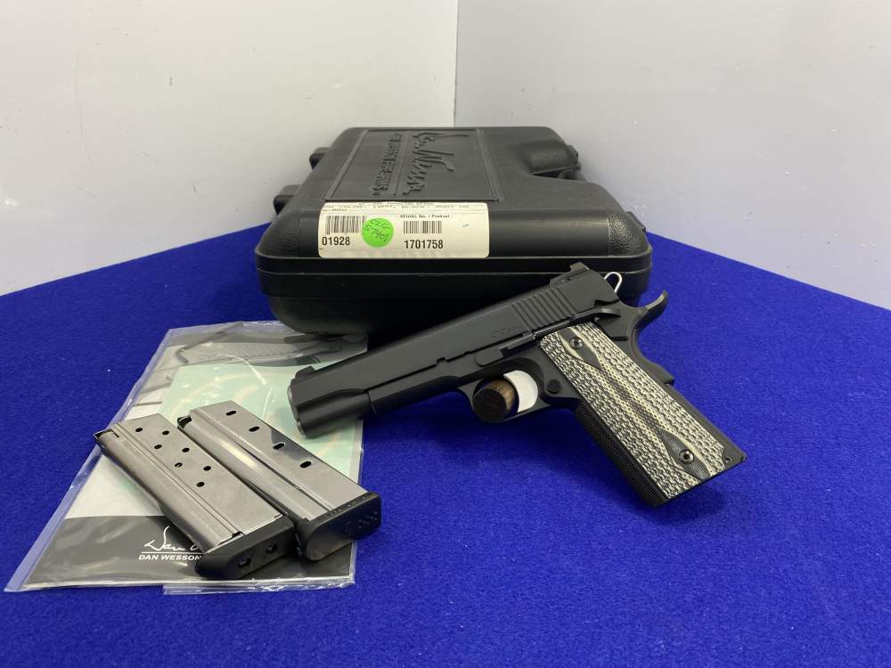 Dan Wesson Valor 10mm Black 5" *HIGHLY DESIRABLE 1911 PLATFORM*-img-3