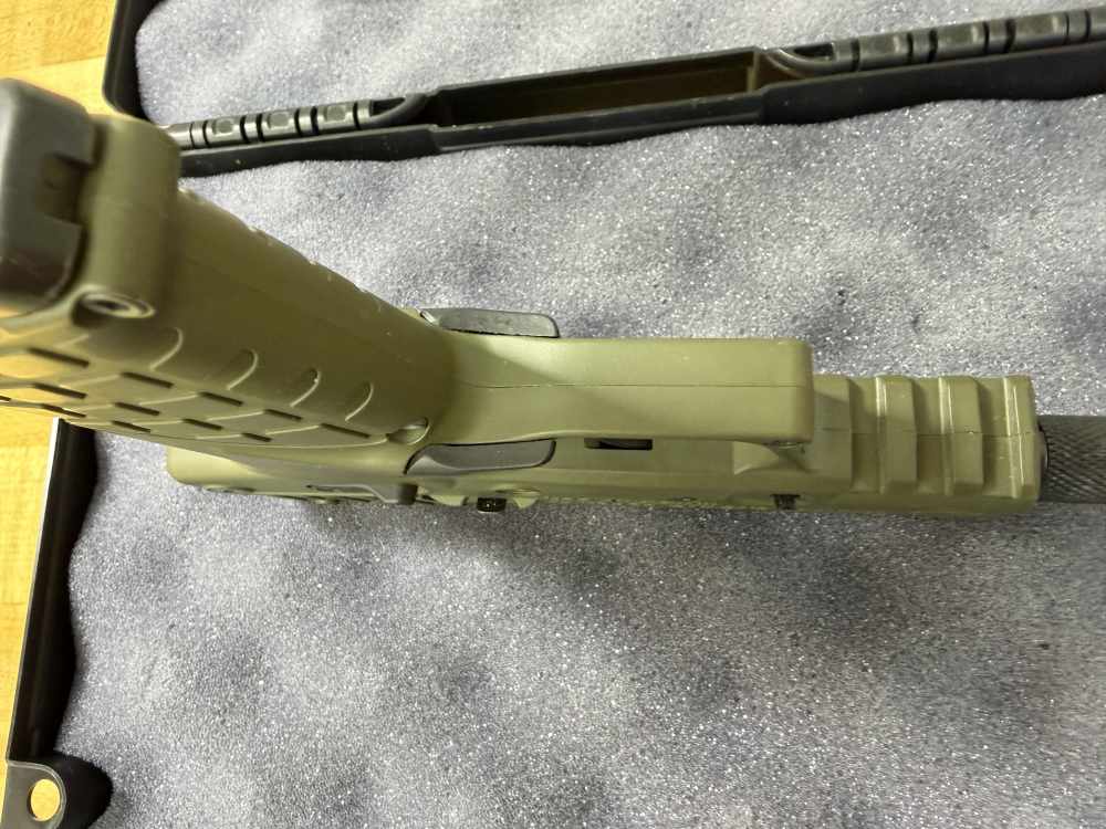 Kel-Tec Model 17 Semi-Auto Pistol in .22LR. - Five (5) 15rd Mags - Threaded-img-9