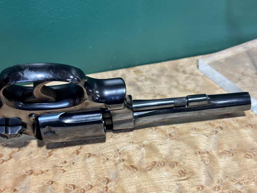 Smith and Wesson Model 10 10-5 .38 Spl 4" High Polish Blued -img-10