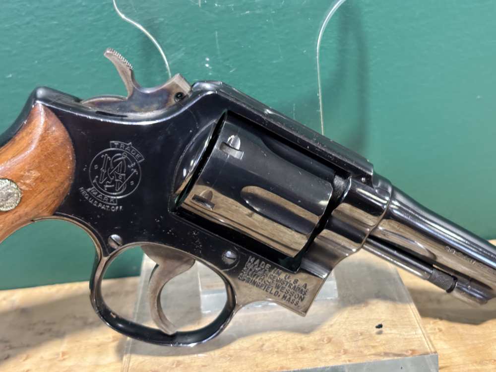 Smith and Wesson Model 10 10-5 .38 Spl 4" High Polish Blued -img-2