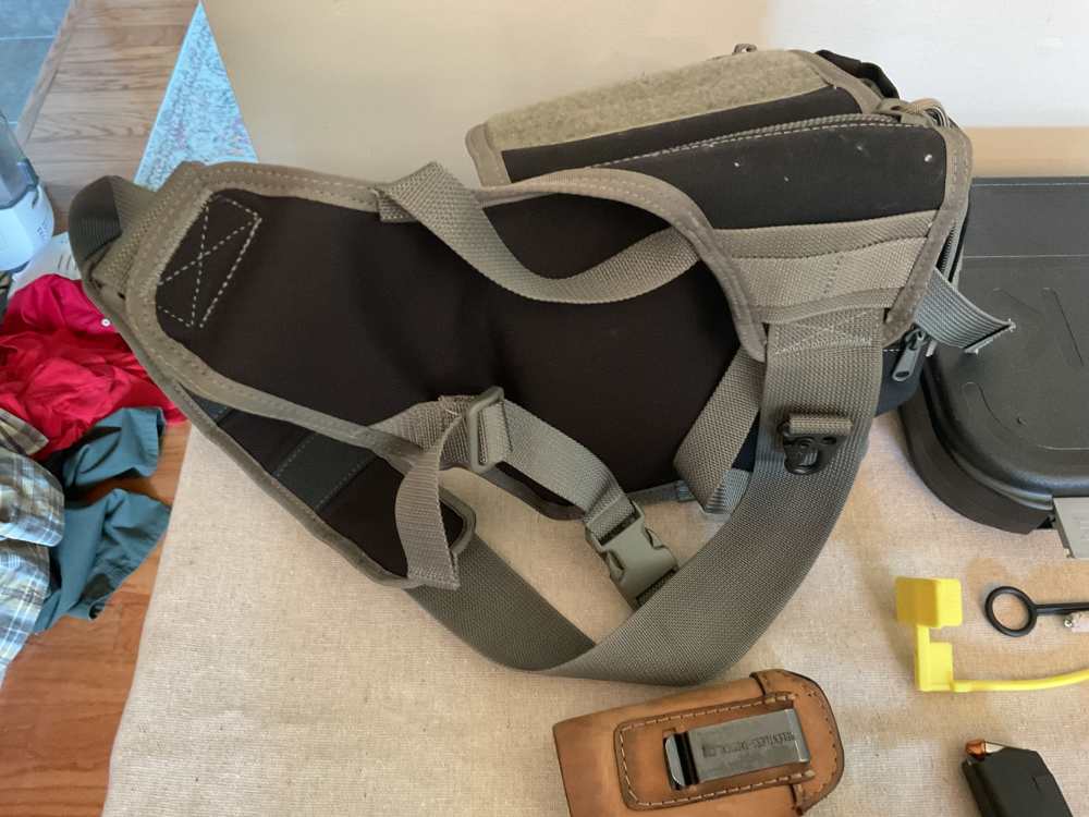 Glock 27 Gen 4 subcompact .40 cal. Pistol with holster & carry bag-img-6