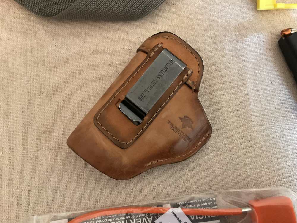 Glock 27 Gen 4 subcompact .40 cal. Pistol with holster & carry bag-img-7