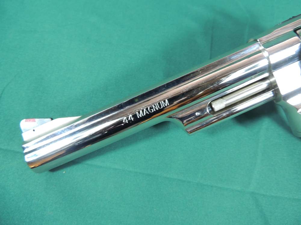 Smith and Wesson Model 29 - 10 Classic 44 Magnum Nickle Revolver-img-6
