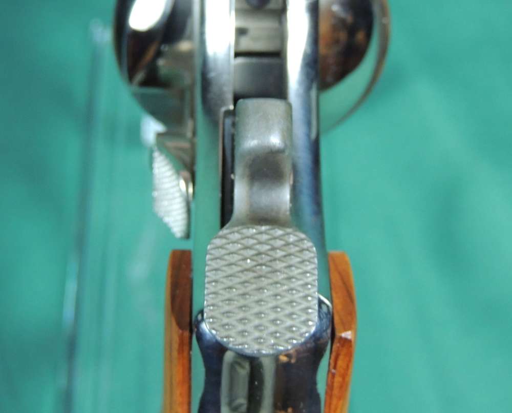Smith and Wesson Model 29 - 10 Classic 44 Magnum Nickle Revolver-img-14