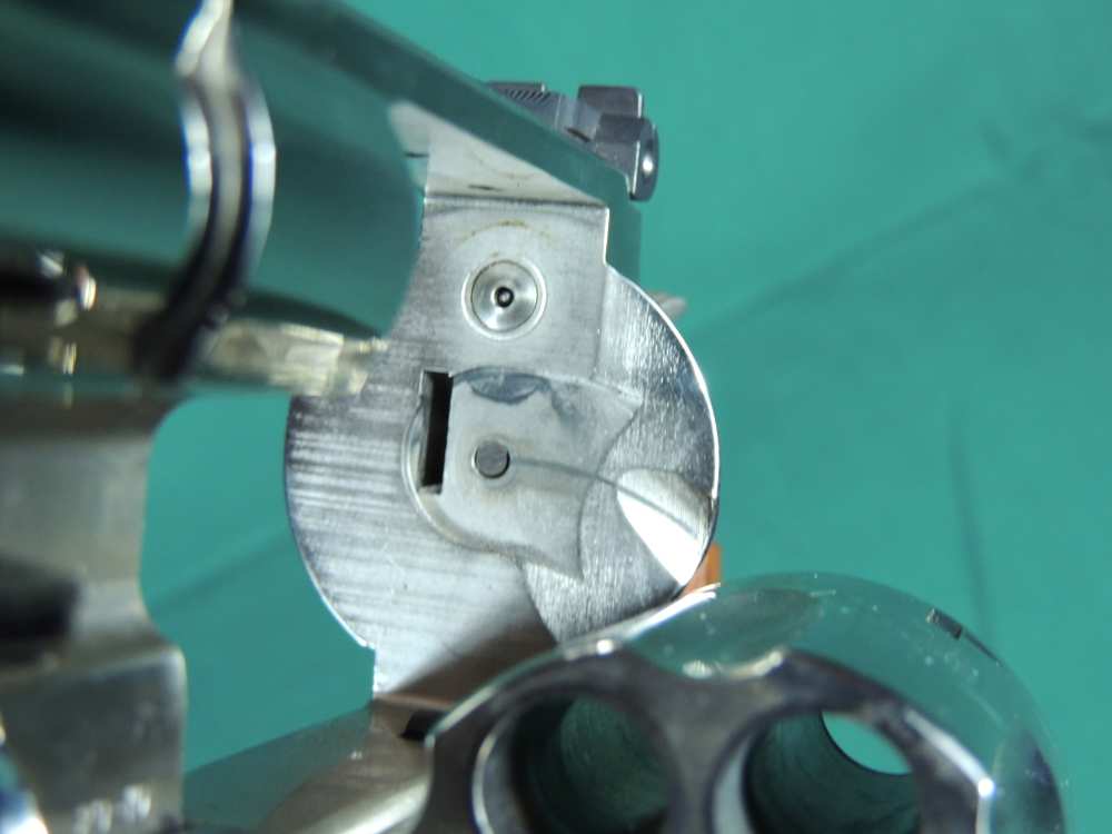 Smith and Wesson Model 29 - 10 Classic 44 Magnum Nickle Revolver-img-26