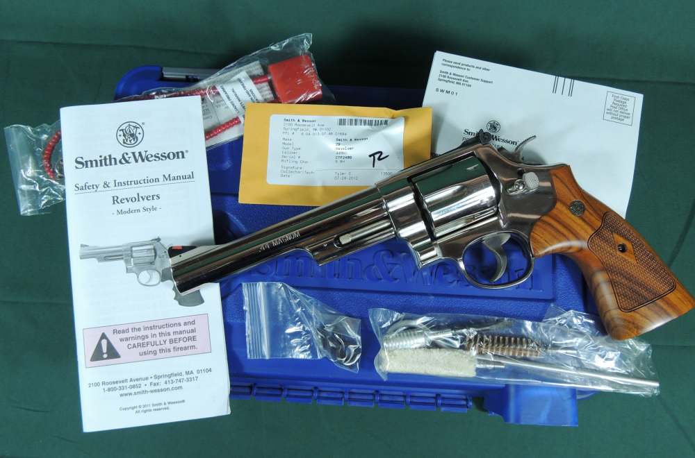 Smith and Wesson Model 29 - 10 Classic 44 Magnum Nickle Revolver-img-30