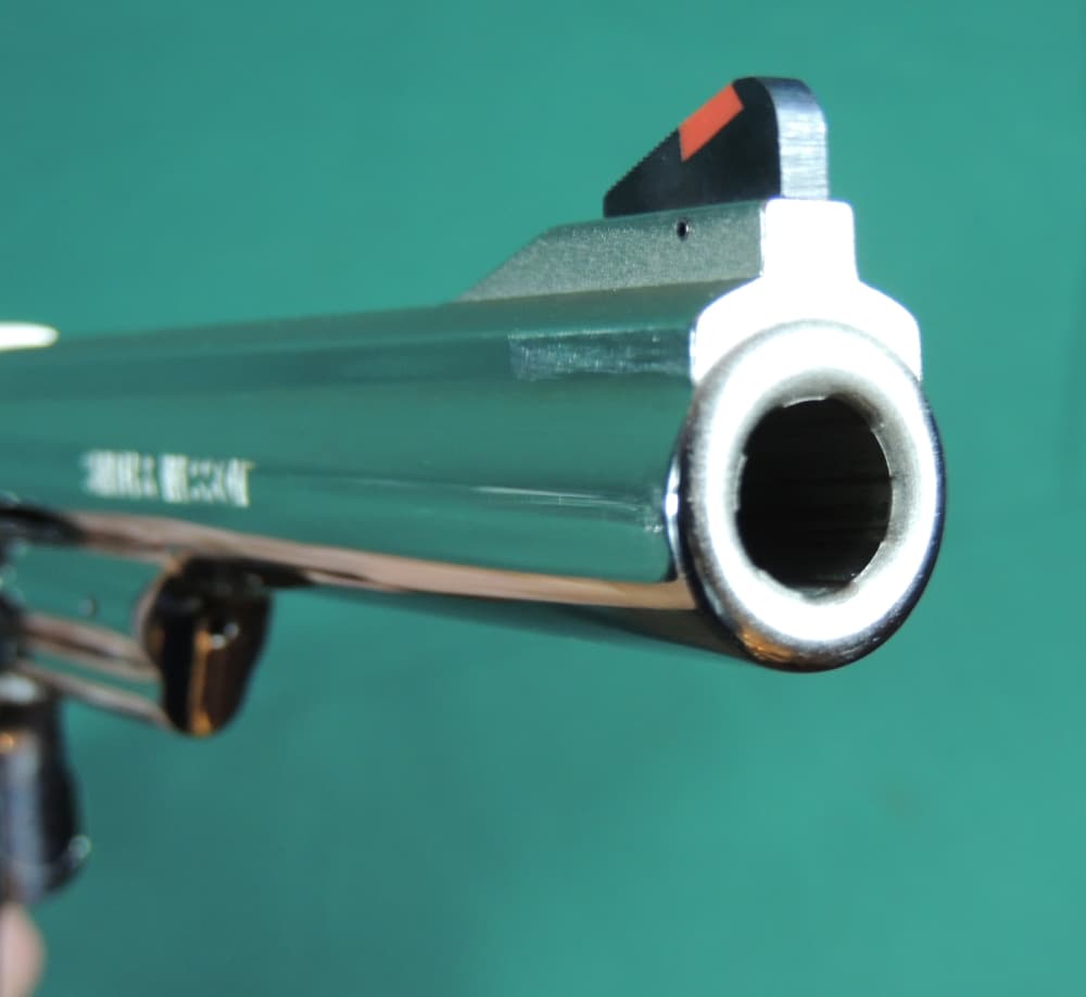 Smith and Wesson Model 29 - 10 Classic 44 Magnum Nickle Revolver-img-19